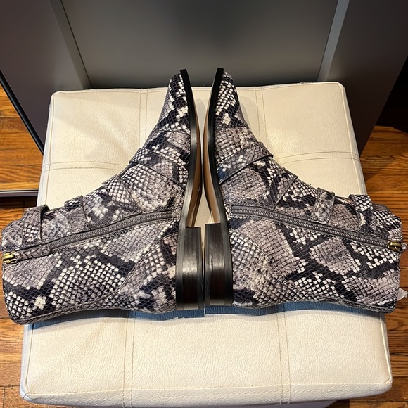 J. Crew NEW Multi-buckle boots in snake-embossed leather 7.5 Retails $298 - Picture 15 of 16